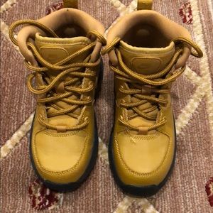 Nike boots for boys